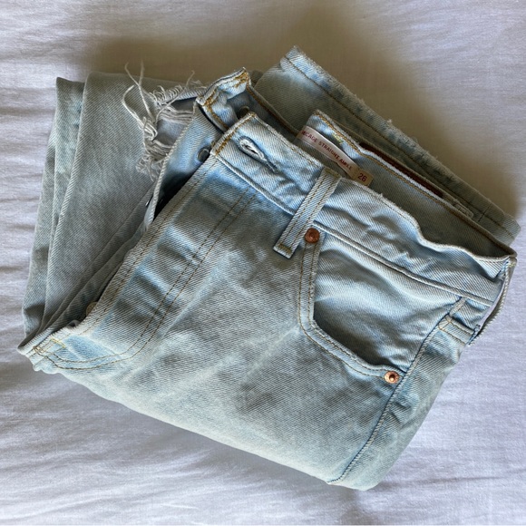 Levi’s Ribcage Straight Ankle Distressed - Picture 4 of 5